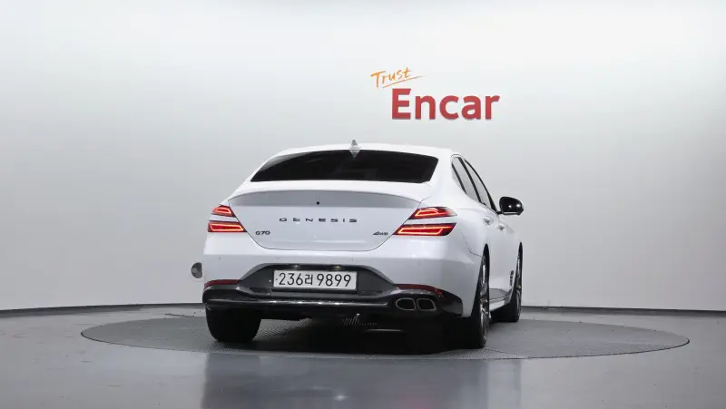 Genesis G70