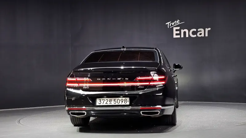 Genesis G90