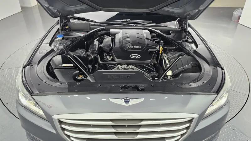 Hyundai Genesis