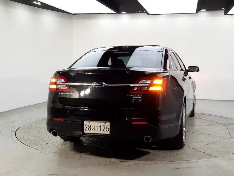 Ford Taurus