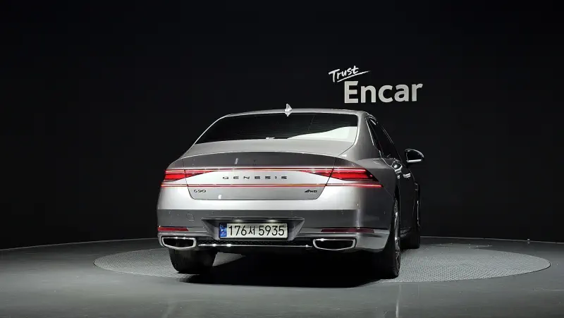 Genesis G90