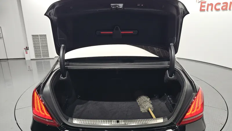 Genesis EQ900