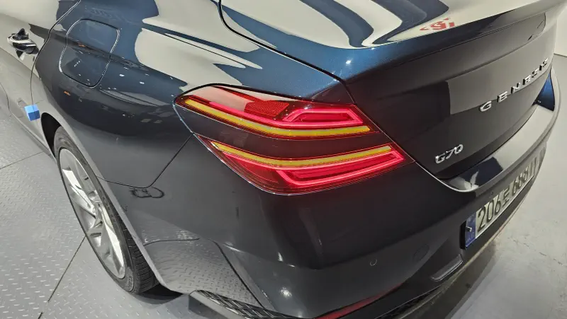 Genesis G70