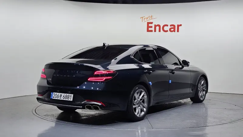 Genesis G70