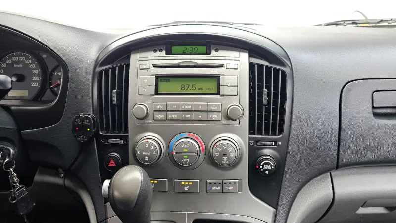 Hyundai Grand Starex