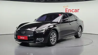Infiniti Q70