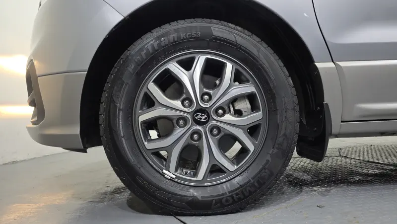 Hyundai Grand Starex