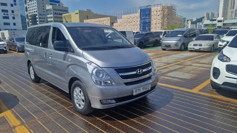 Hyundai Grand Starex