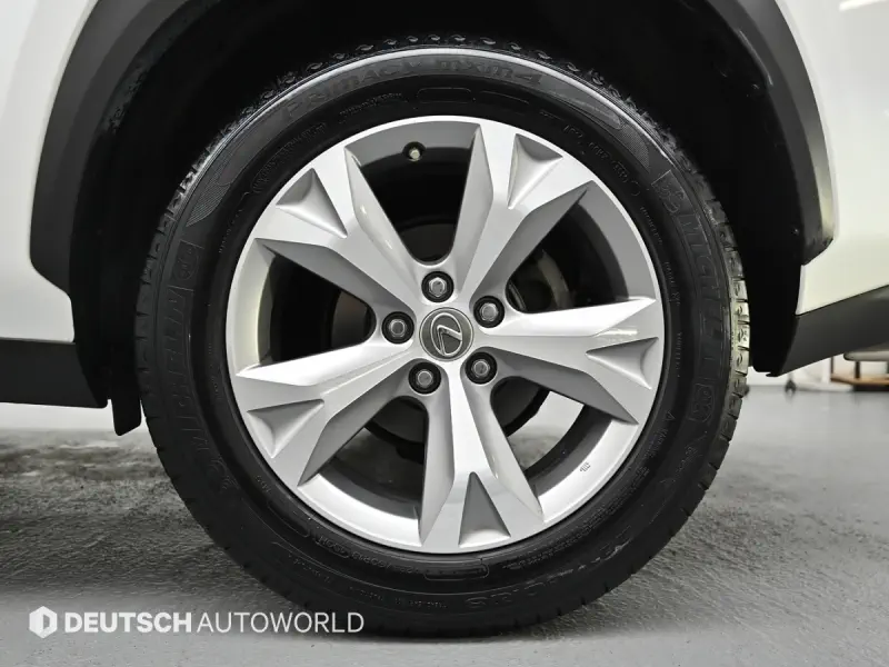 Lexus NX200t