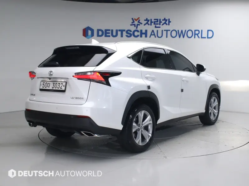 Lexus NX200t