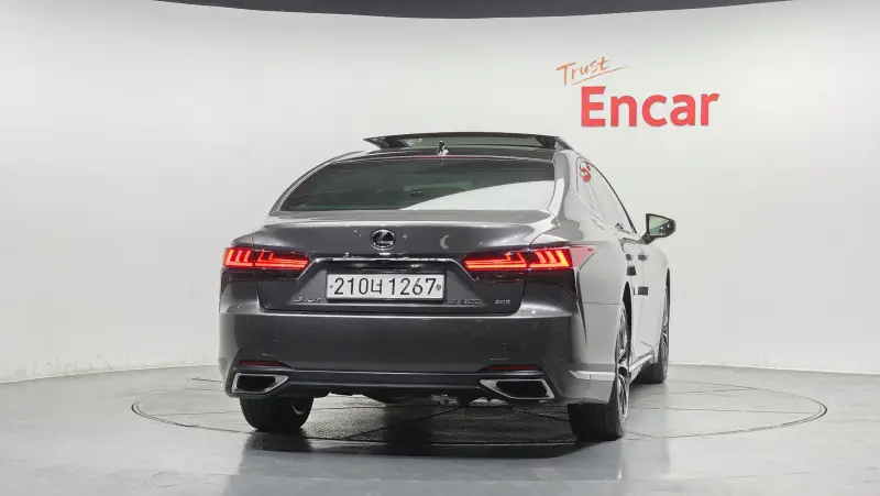 Lexus LS
