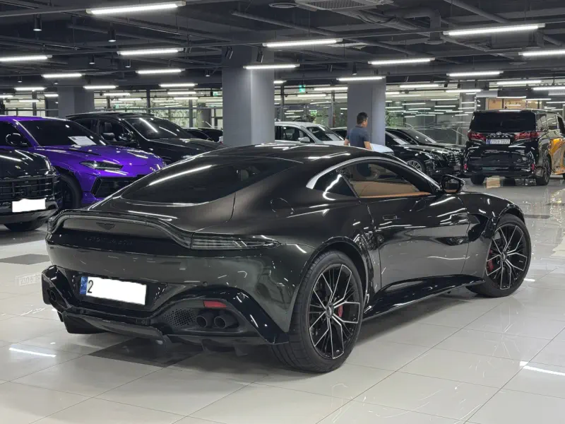 Aston Martin Vantage