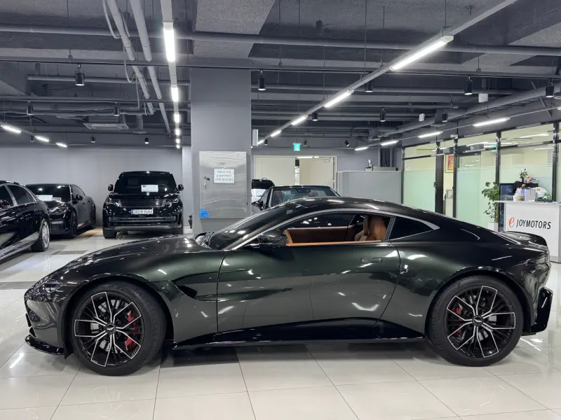 Aston Martin Vantage