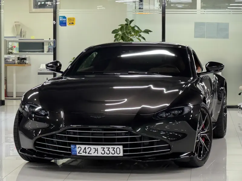 Aston Martin Vantage