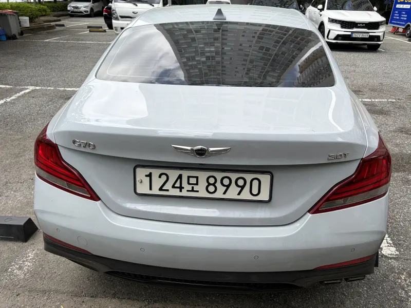 Genesis G70