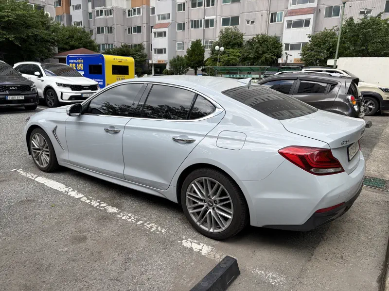 Genesis G70