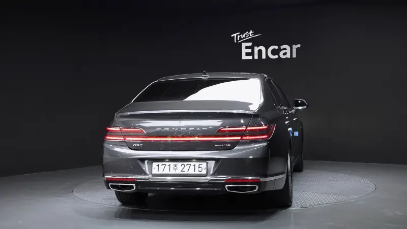 Genesis G90