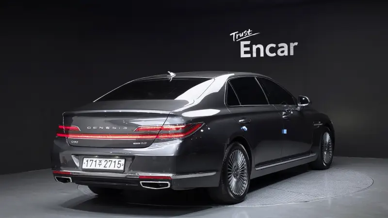 Genesis G90