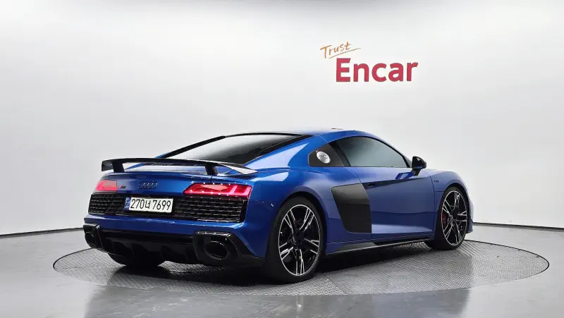 Audi R8