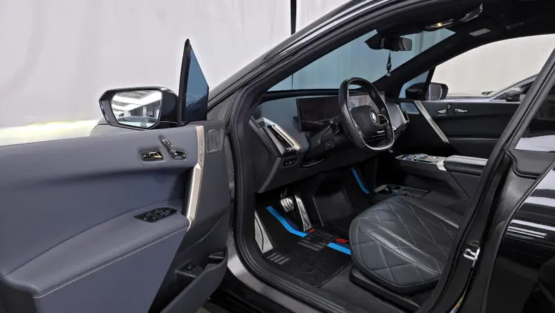 BMW iX