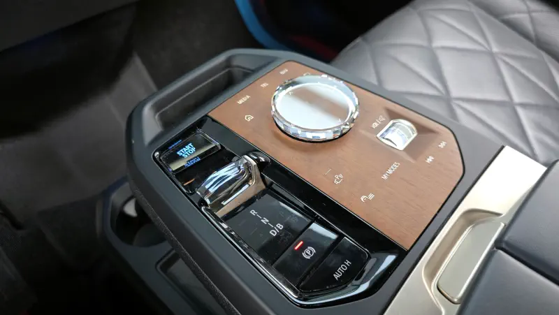 BMW iX
