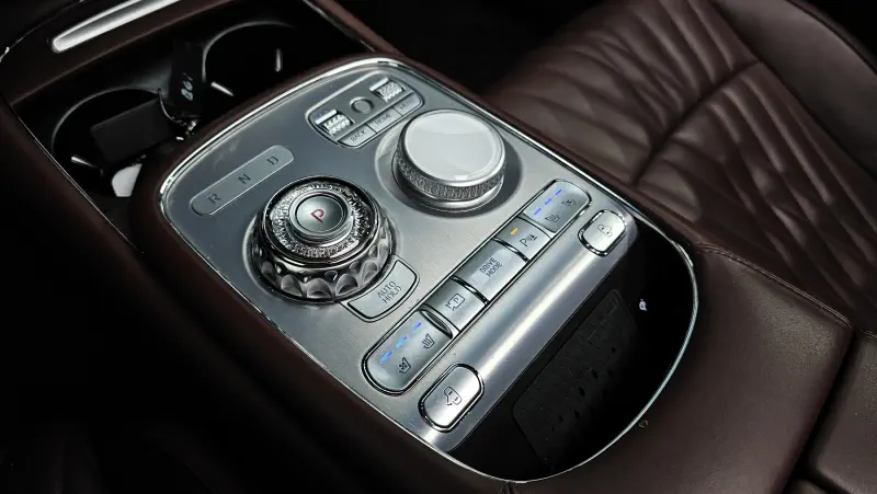Genesis G90