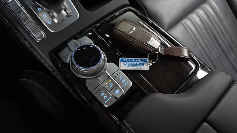 Genesis G90