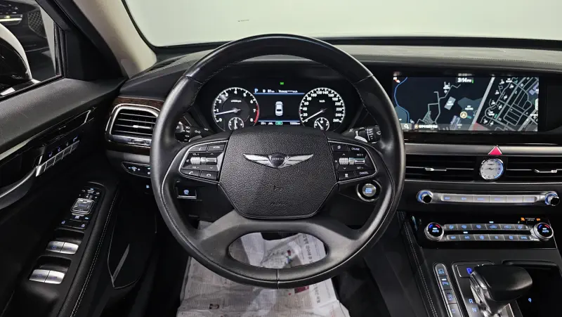 Genesis G90