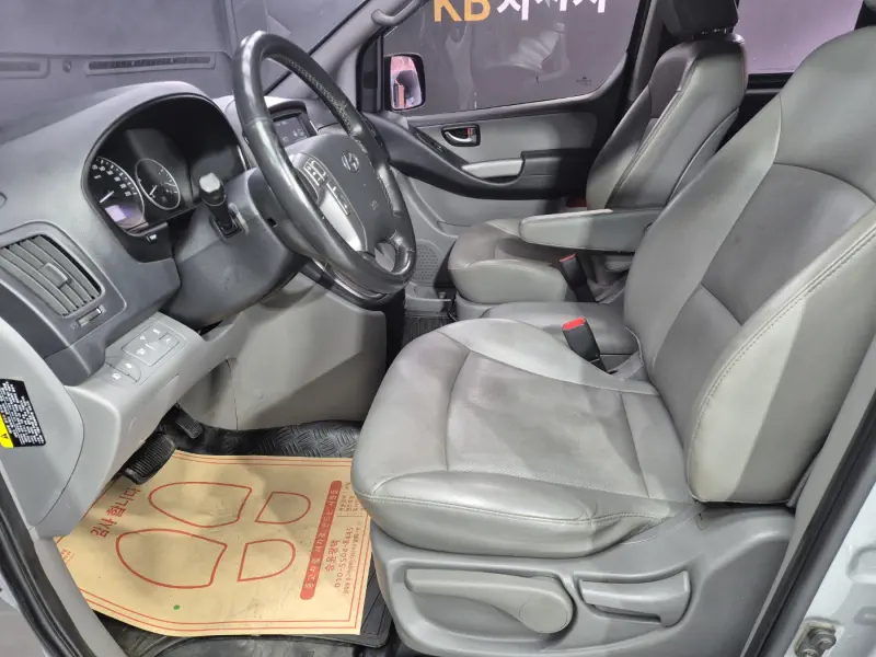 Hyundai Grand Starex