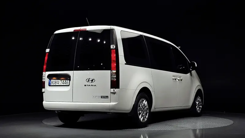 Hyundai Staria