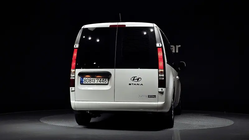Hyundai Staria
