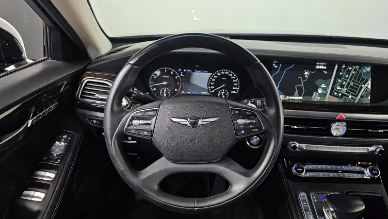 Genesis G90