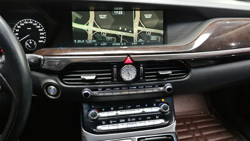 Genesis EQ900