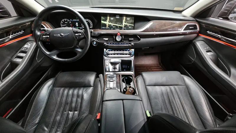 Genesis EQ900