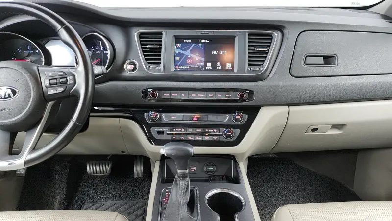 Kia Carnival