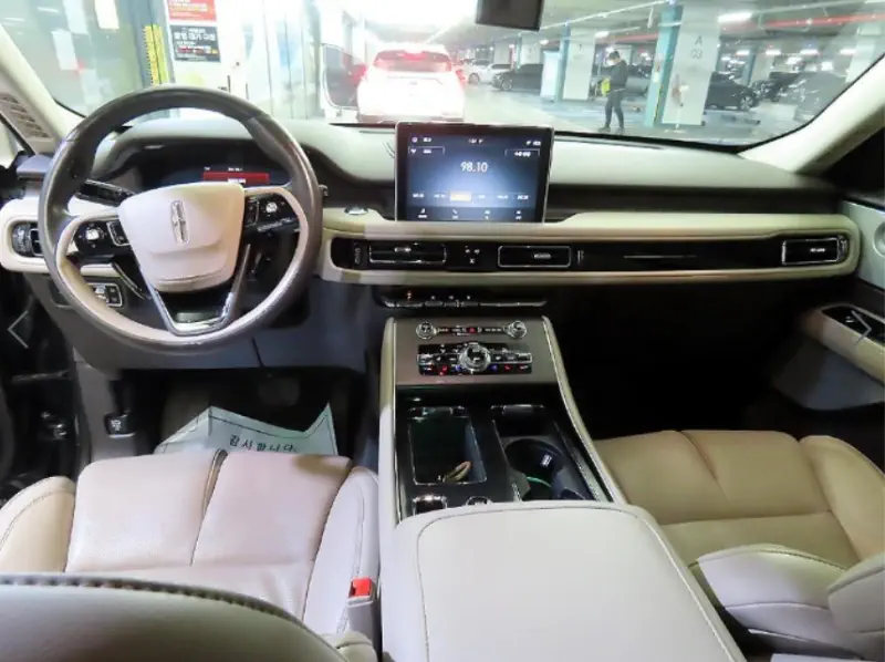 Lincoln Aviator