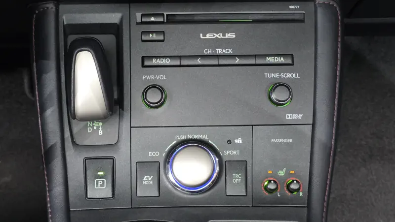 Lexus CT200h