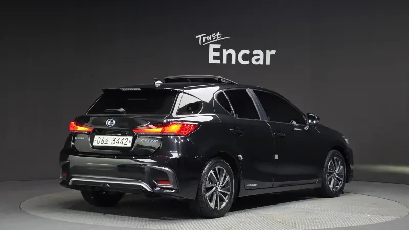 Lexus CT200h