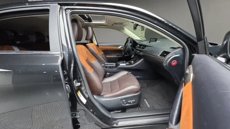Lexus CT200h