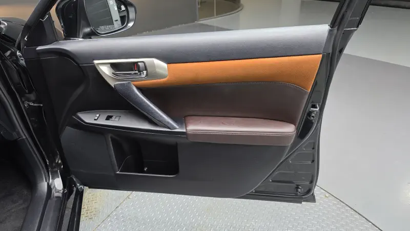Lexus CT200h
