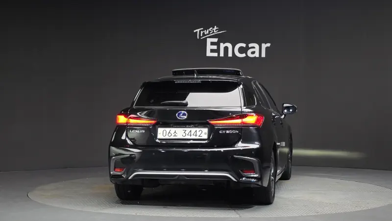 Lexus CT200h