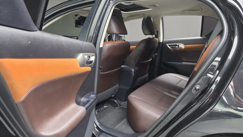 Lexus CT200h