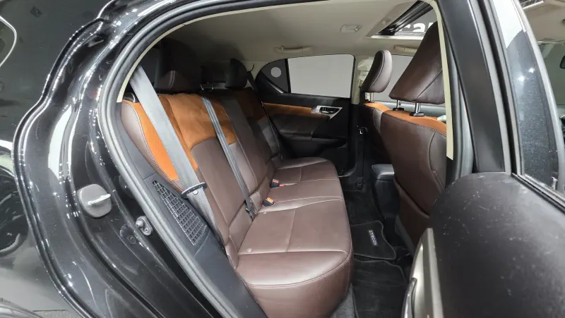 Lexus CT200h