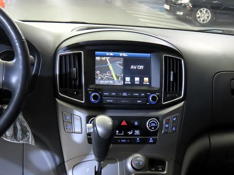 Hyundai Grand Starex