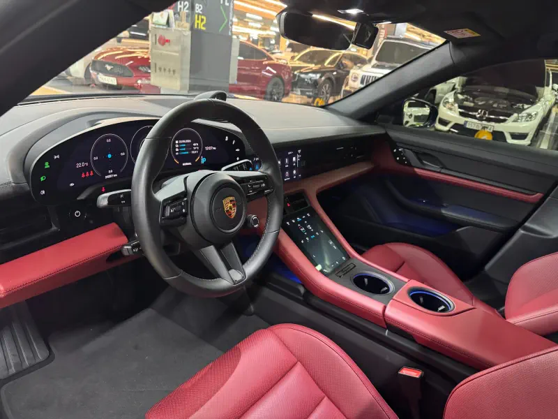 Porsche Taycan