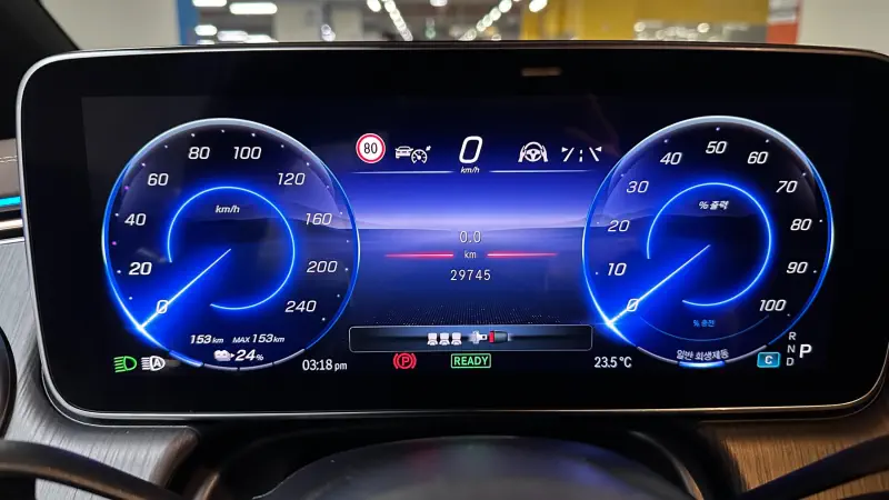 Mercedes-Benz EQS SUV