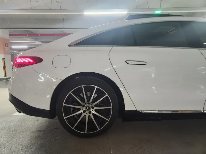 Mercedes-Benz EQS