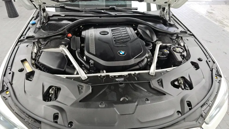 BMW 8-Series