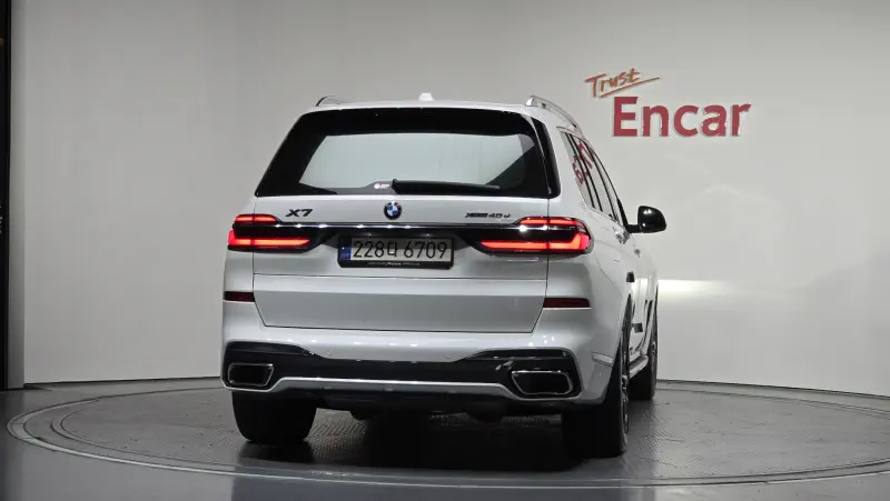 BMW X7