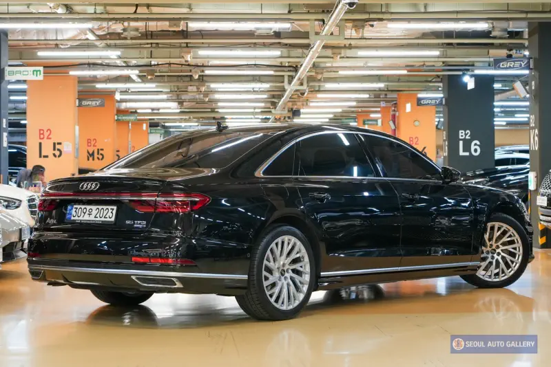 Audi A8